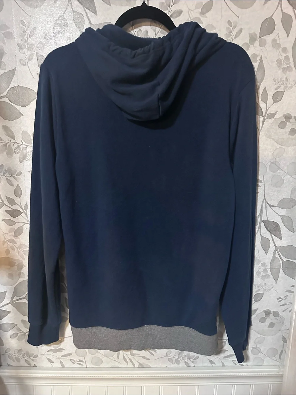 Levi's Men's Navy and Gray Logo Pullover Hoodie small